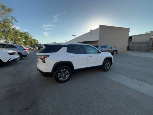 Used 2025 Chevrolet Equinox LT FWD image 14