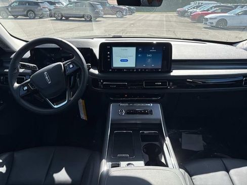 New 2025 Lincoln Aviator AWD w/ Equipment Group 101A image 16