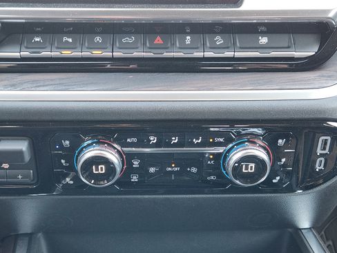 New 2026 GMC Sierra 1500 SLT AWD/4WD image 14