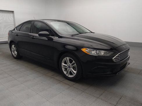 Used 2018 Ford Fusion SE w/ Fusion SE Technology Package FWD image 11