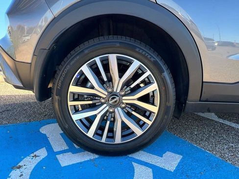 Used 2024 Nissan Kicks SV image 7