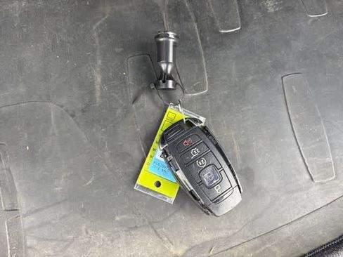 Used 2019 Lincoln MKC Reserve w/ MKC Climate Package image 24