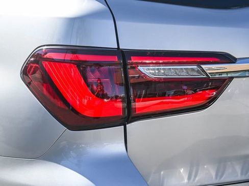 Used 2019 INFINITI QX80 Luxe image 8