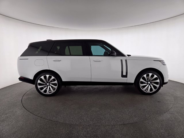 Used 2025 Land Rover Range Rover Long Wheelbase SE AWD/4WD image 6