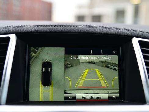 Used 2015 Mercedes-Benz GL 550 4MATIC image 31