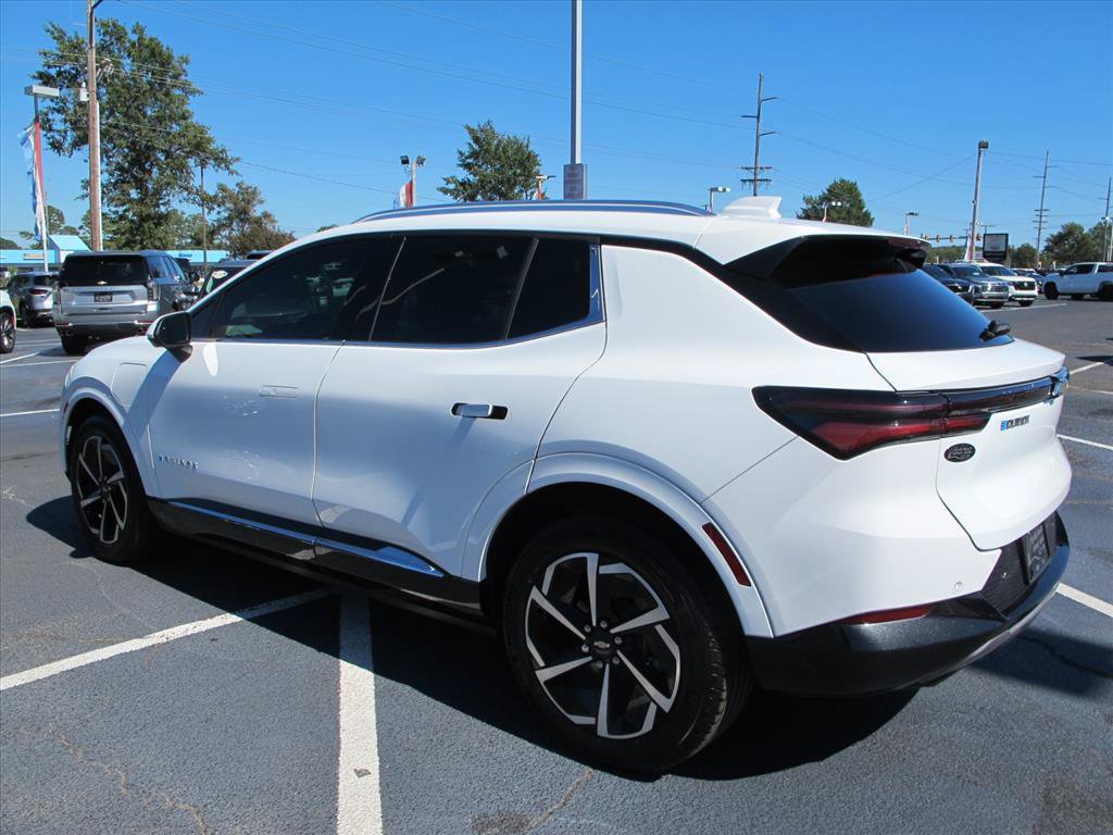 Used 2024 Chevrolet Equinox EV LT FWD image 5