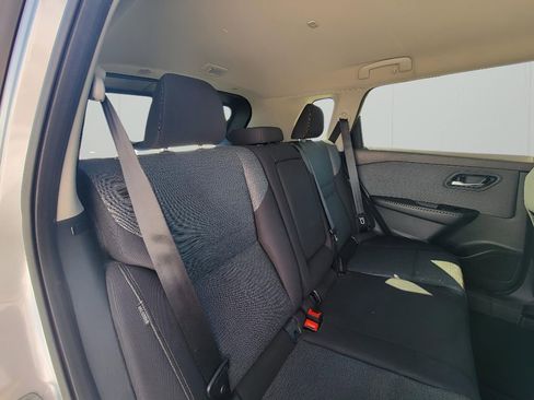 Used 2022 Nissan Rogue SV AWD/4WD image 29