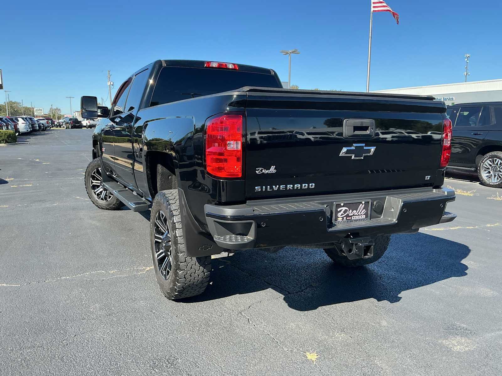Used 2019 Chevrolet Silverado 2500 LT w/ Midnight Edition AWD/4WD image 4
