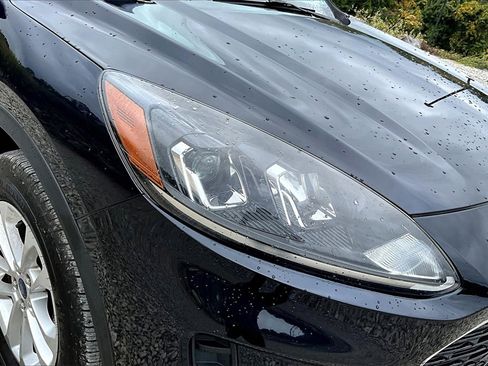 Used 2021 Ford Escape SE image 28