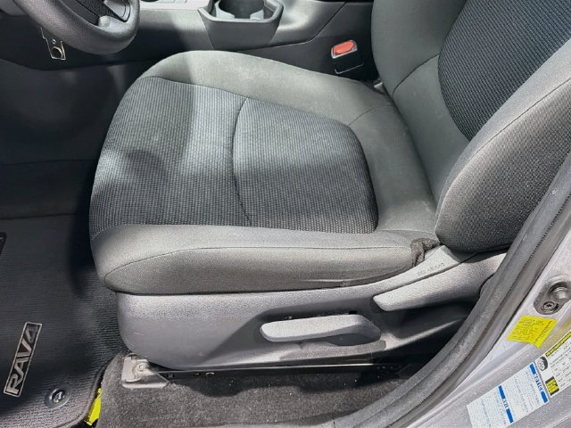 Certified 2021 Toyota RAV4 LE AWD/4WD image 16