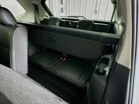 Used 2023 Volkswagen Tiguan SE image 27