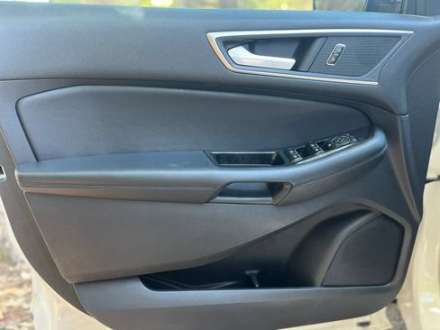 Used 2019 Ford Edge SEL w/ Equipment Group 201A FWD image 17