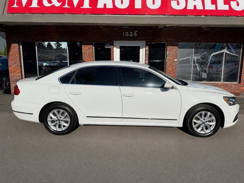 Used 2016 Volkswagen Passat 1.8T S FWD image 2