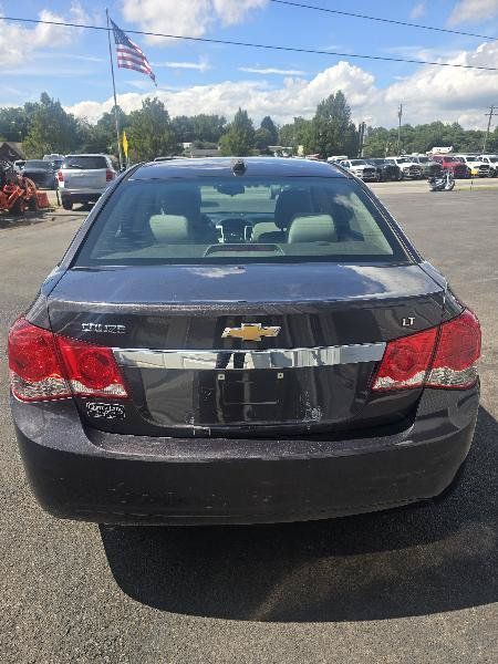 Used 2015 Chevrolet Cruze LT FWD image 2