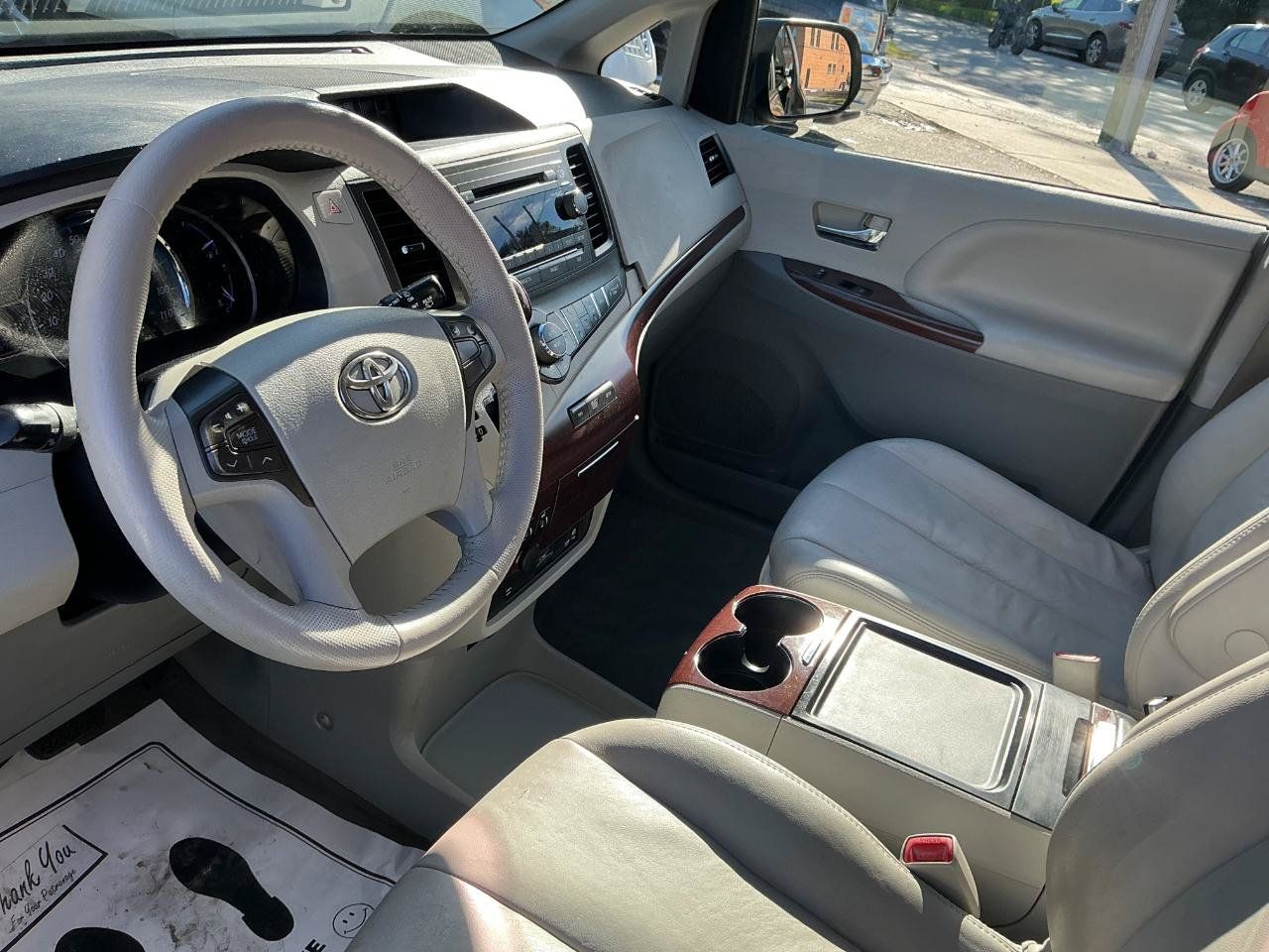 Used 2012 Toyota Sienna AWD image 15