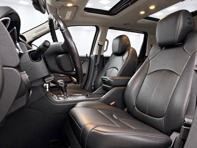 Used 2017 Chevrolet Traverse LT AWD/4WD image 14