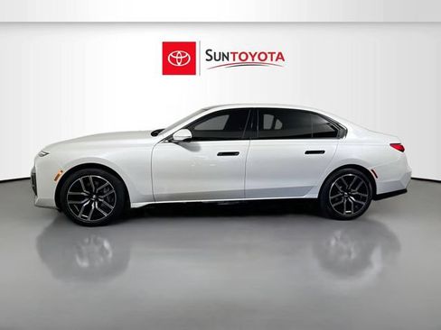 Used 2024 BMW 740i RWD image 7