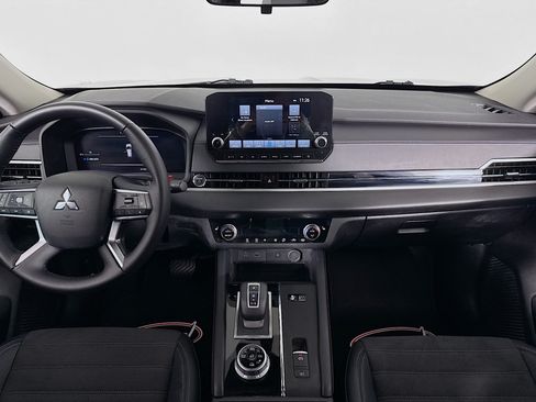 Used 2023 Mitsubishi Outlander SE AWD/4WD image 29