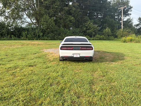 Used 2019 Dodge Challenger R/T w/ Driver Convenience Group RWD image 4