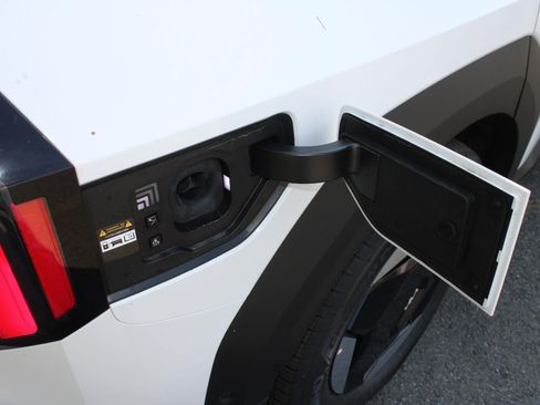 New 2026 Kia EV9 Wind AWD/4WD image 5