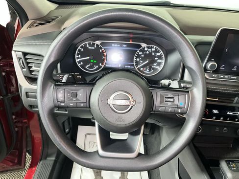 Used 2023 Nissan Rogue SV AWD/4WD image 16