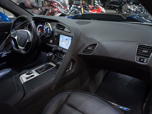 Used 2019 Chevrolet Corvette ZR1 RWD image 32
