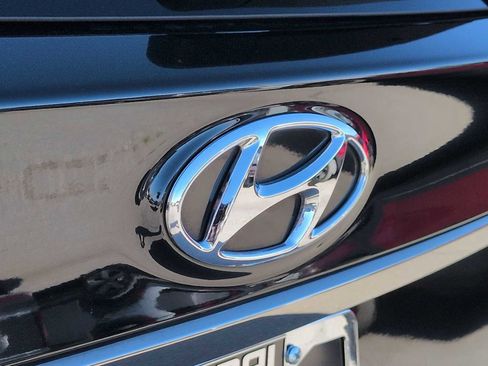 Used 2019 Hyundai Santa Fe FWD image 12