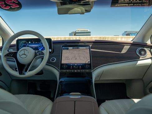 Certified 2023 Mercedes-Benz EQS 450+ 4MATIC Sedan image 17