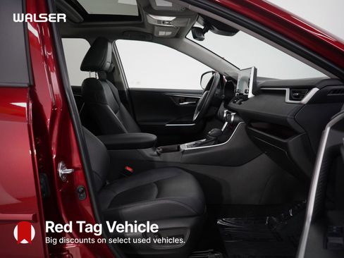 Used 2022 Toyota RAV4 Limited image 10