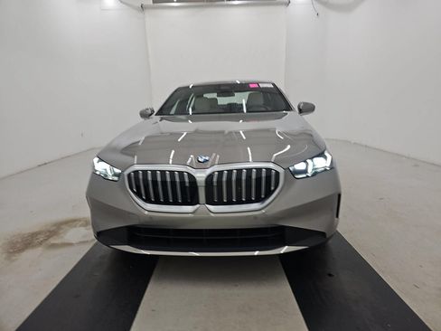 Used 2026 BMW 530i RWD image 2