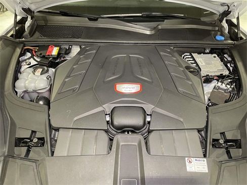 Used 2021 Porsche Cayenne Turbo image 22