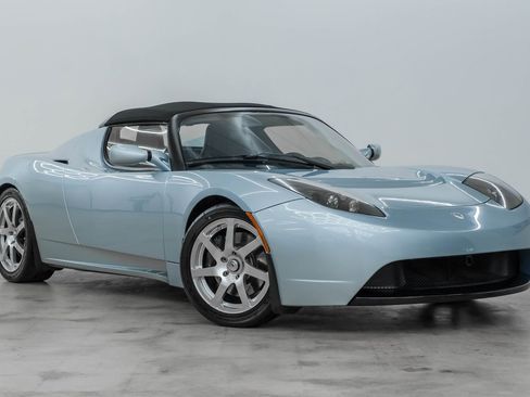 Used 2010 Tesla Roadster image 3