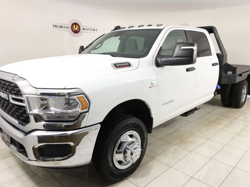 Used 2024 RAM 3500 SLT w/ Quick Order Package 2YG SLT AWD/4WD image 5