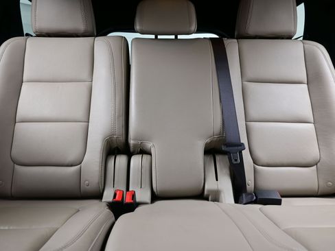 Used 2015 Ford Explorer XLT w/ Equipment Group 202B image 14