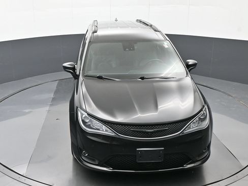 Used 2018 Chrysler Pacifica Touring-L Plus w/ Advanced Safetytec Group FWD image 35