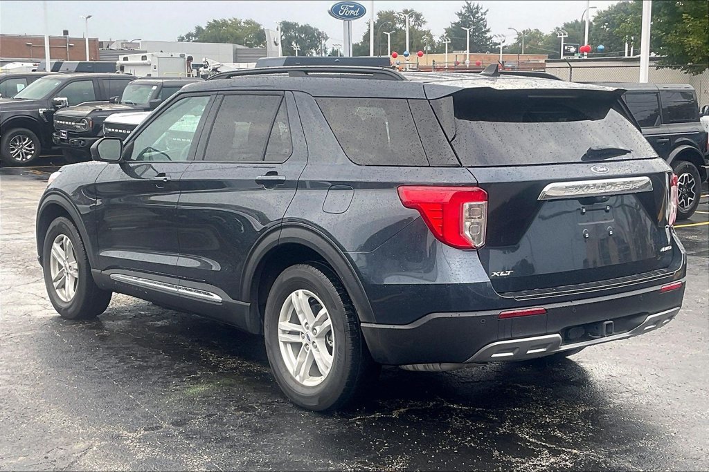 Used 2024 Ford Explorer XLT w/ Equipment Group 202A AWD/4WD image 10