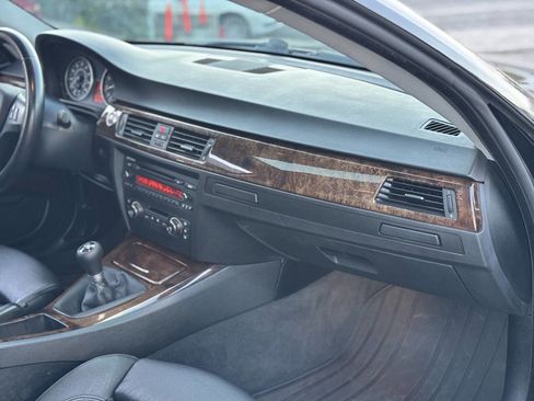 Used 2008 BMW 335i Coupe image 17