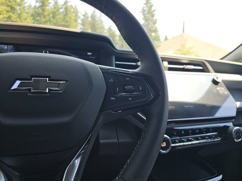 New 2027 Chevrolet Bolt LT w/ Comfort Package FWD image 35