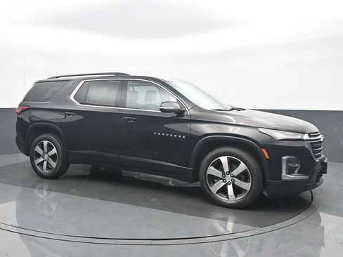 Used 2023 Chevrolet Traverse LT w/ LT Premium Package AWD/4WD image 8