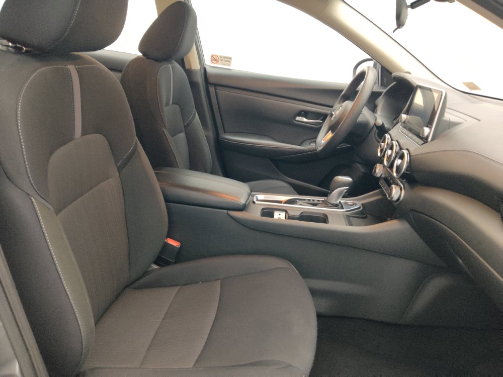 Used 2025 Nissan Sentra SV FWD image 21