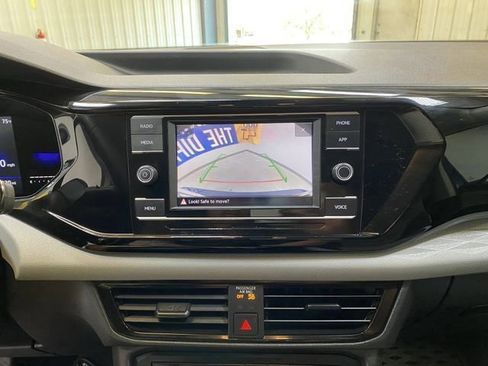 Used 2022 Volkswagen Taos S image 39