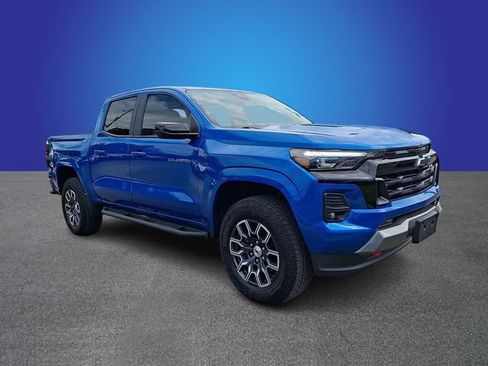 Used 2024 Chevrolet Colorado Z71 w/ Z71 Convenience Package 2 AWD/4WD image 3