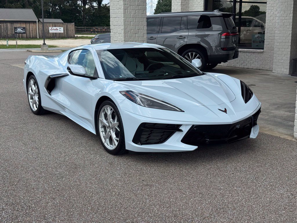 Used 2022 Chevrolet Corvette Stingray Preferred Cpe w/ Battery Protection Package RWD image 17