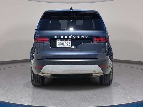 Certified 2025 Land Rover Discovery S image 6