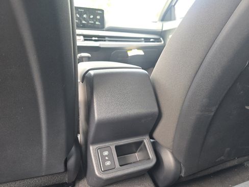 Used 2025 Kia K4 FWD image 24
