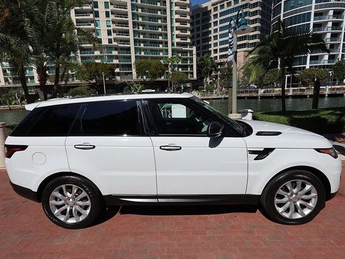 Used 2014 Land Rover Range Rover Sport HSE image 27