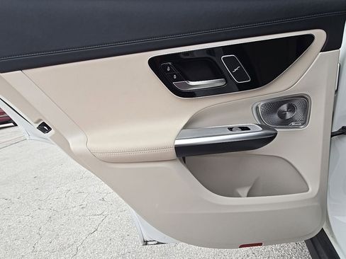 Used 2023 Mercedes-Benz GLC 300 4MATIC image 25