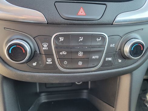 Used 2020 Chevrolet Equinox LT FWD image 38