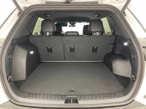 New 2026 Chevrolet Equinox LT w/ Convenience Package II AWD/4WD image 12