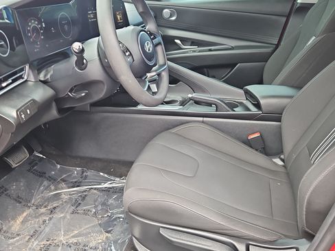 Used 2024 Hyundai Elantra SEL FWD image 21